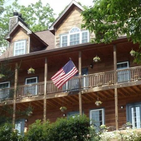 Long Mountain Lodge Bed & Breakfast Dahlonega Exterior photo